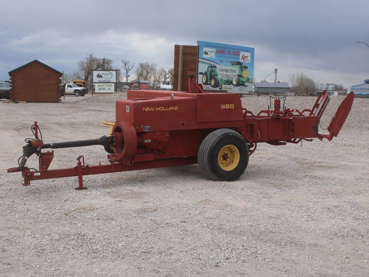 new-holland-580-image-4