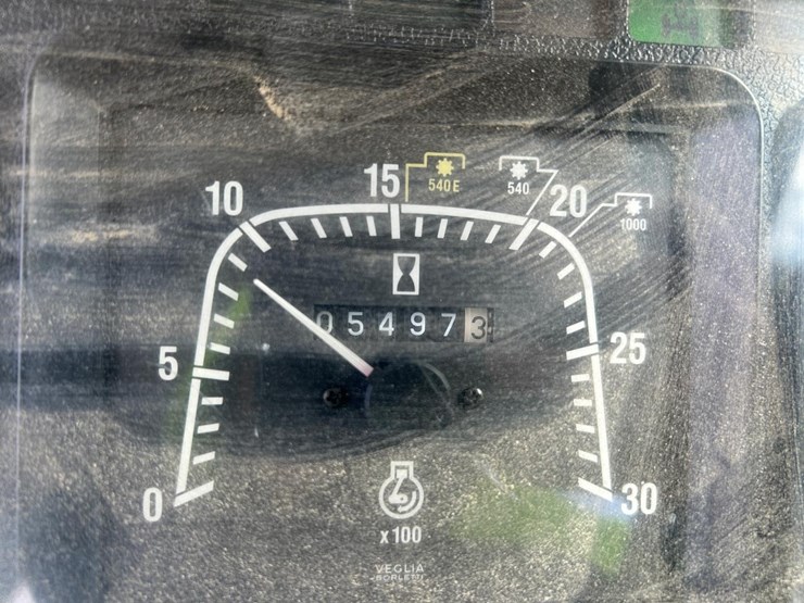 new-holland-tm135-image-24