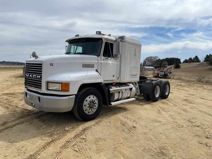 #400-•-1997-mac-ch600-semi-(has-wi-title)-image-1