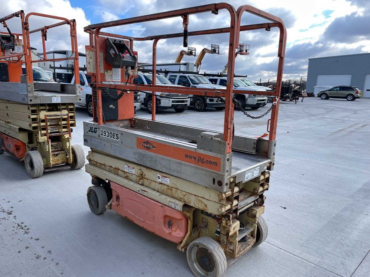 2007-jlg-1930es-image-5