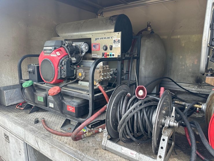 2015-ford-transit-image-23