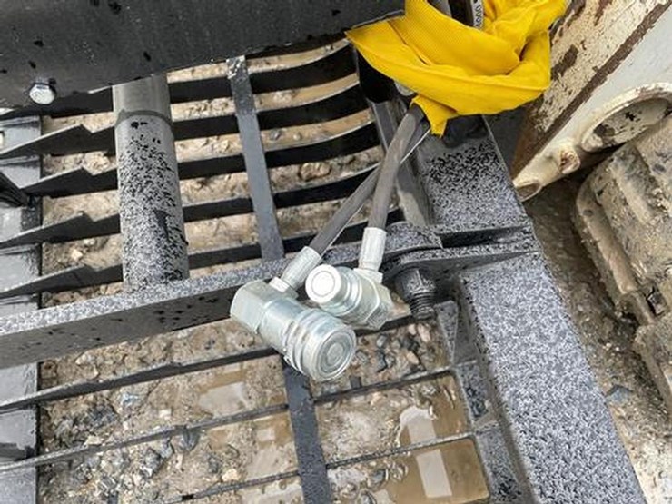 wildcat-78"-skid-steer-skeleton-grapple-with-teeth-image-6