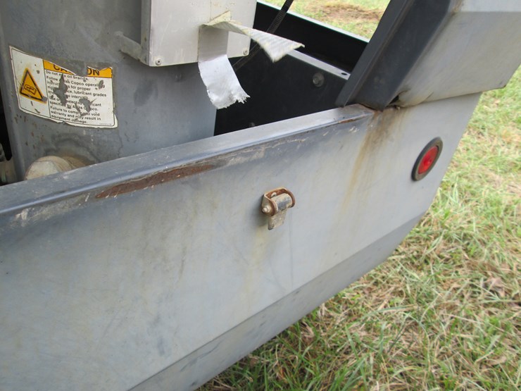 2013-deere-tires-image-24