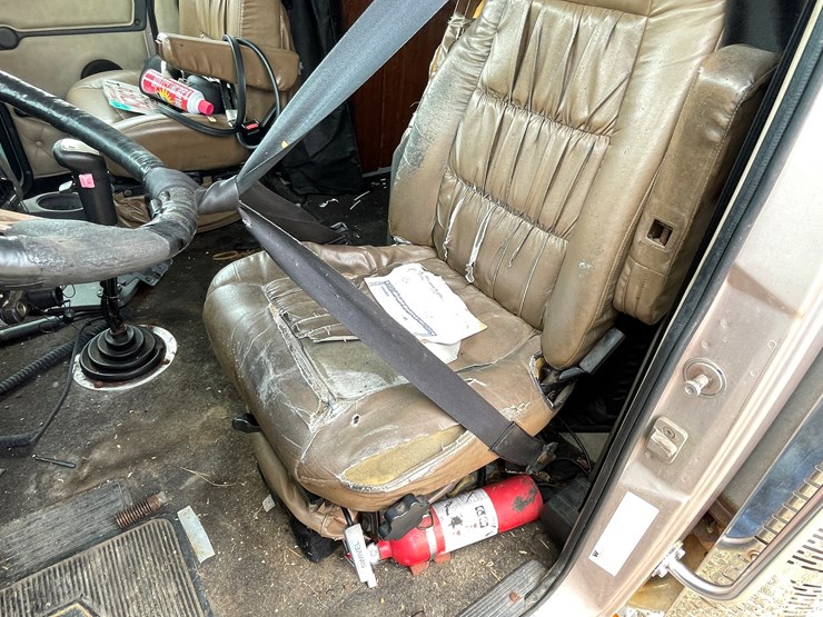 #128-•-2003-western-star-sleeper-cab-semi-tractor-(has-wi-title)-(non-runner)-image-69