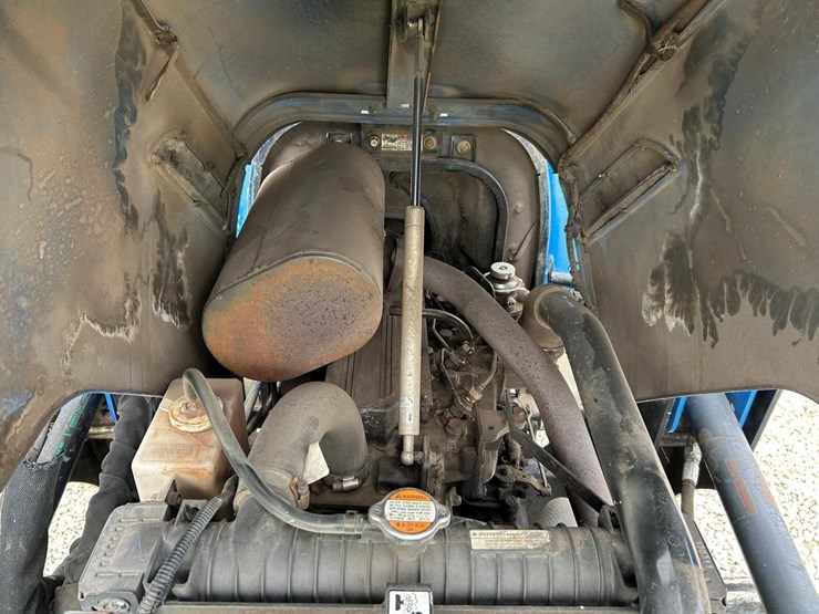 new-holland-boomer-40-image-11