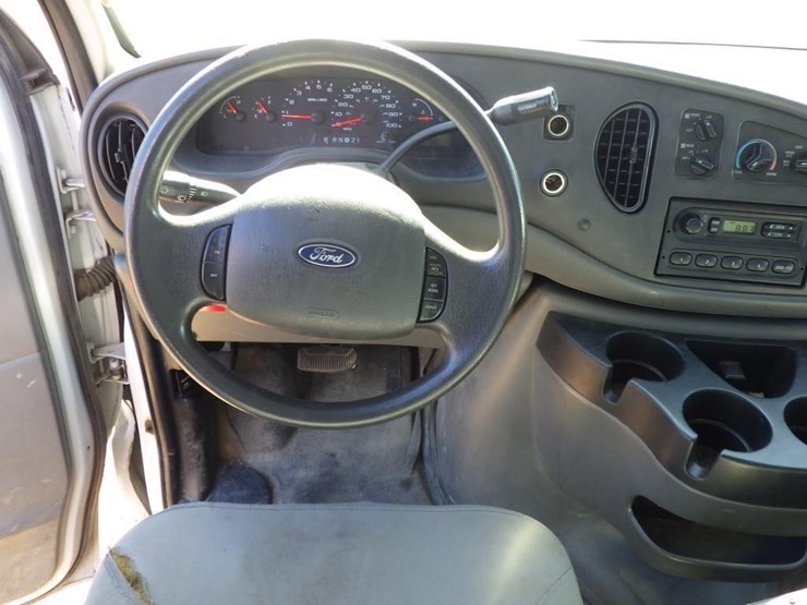 2006-ford-econoline-350-image-10