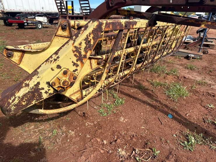 new-holland-256-image-3