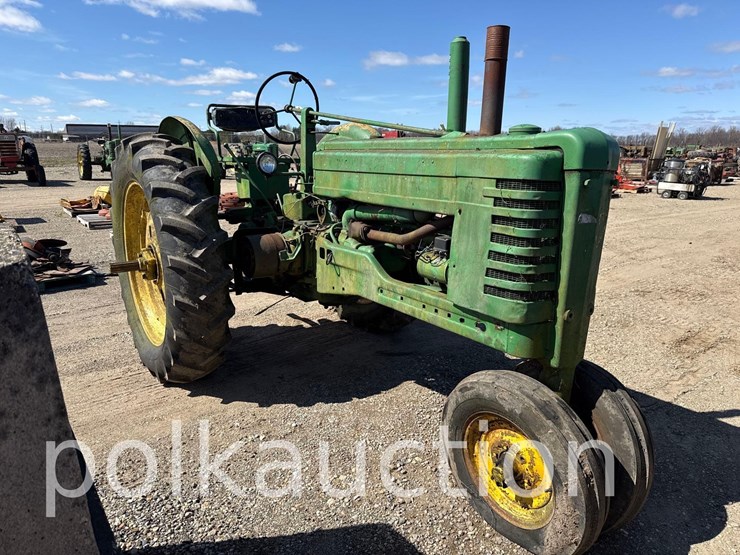 john-deere-b-image-3