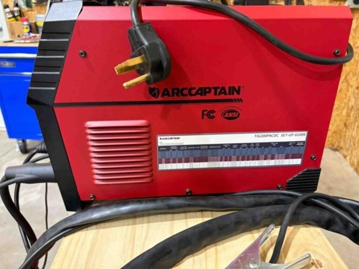 arccaptain-tig-200p-acdc-welder-image-4