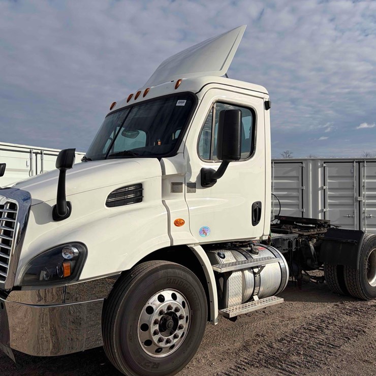 2019 Freightliner Cascadia Single Axle Road Tractor