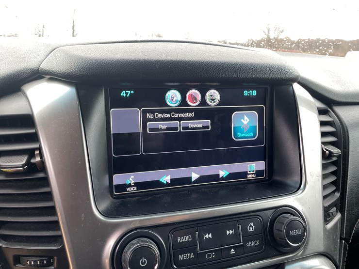 2015-chevrolet-suburban-image-75