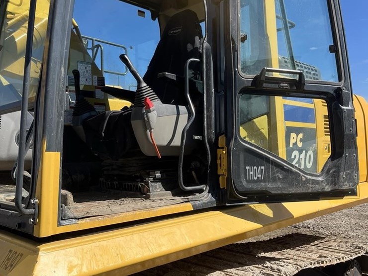 2018-komatsu-pc210-lc-11-image-6