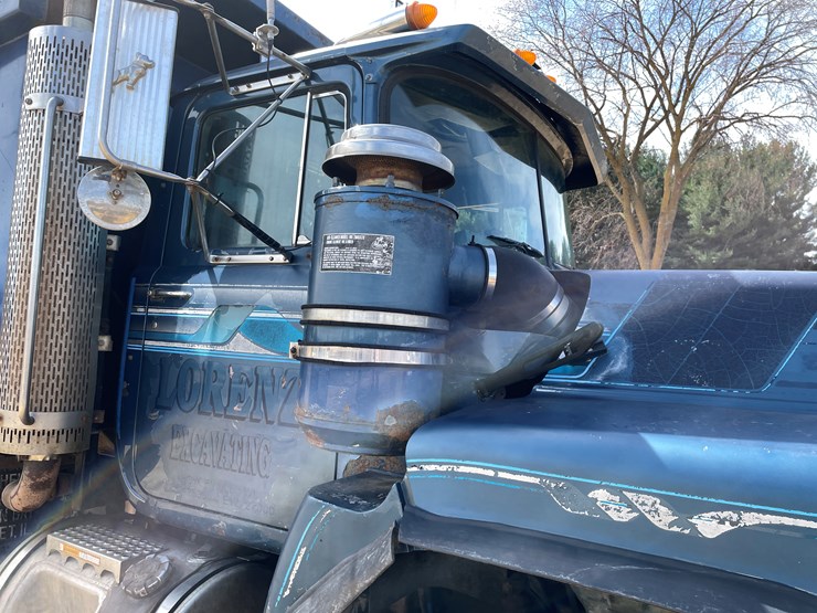 #401-•-1991-mac-rb688s-dump-truck-(has-mn-title)-image-16