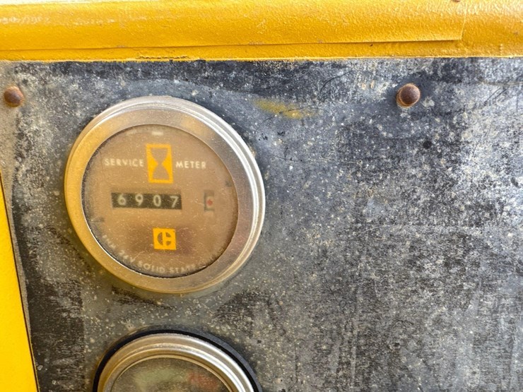 1981-caterpillar-d6d-image-19