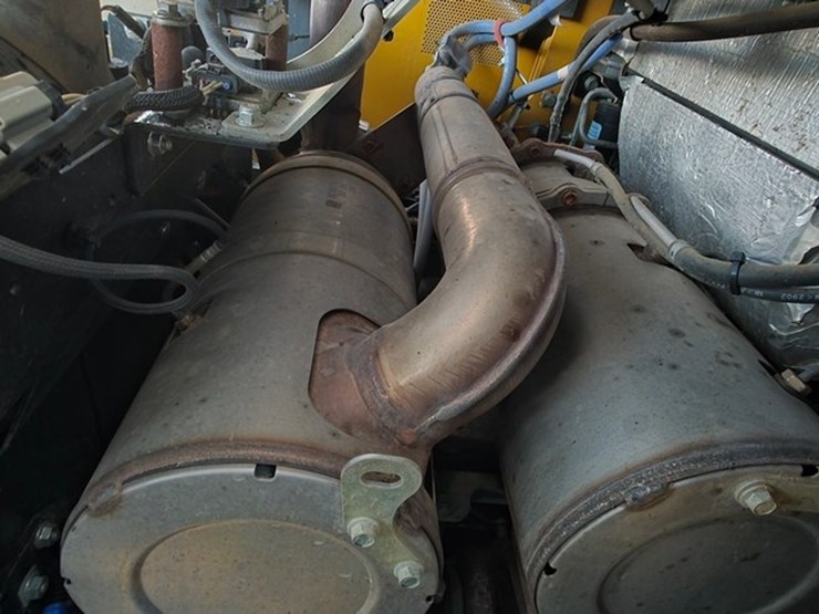 2023-deere-331g-image-45