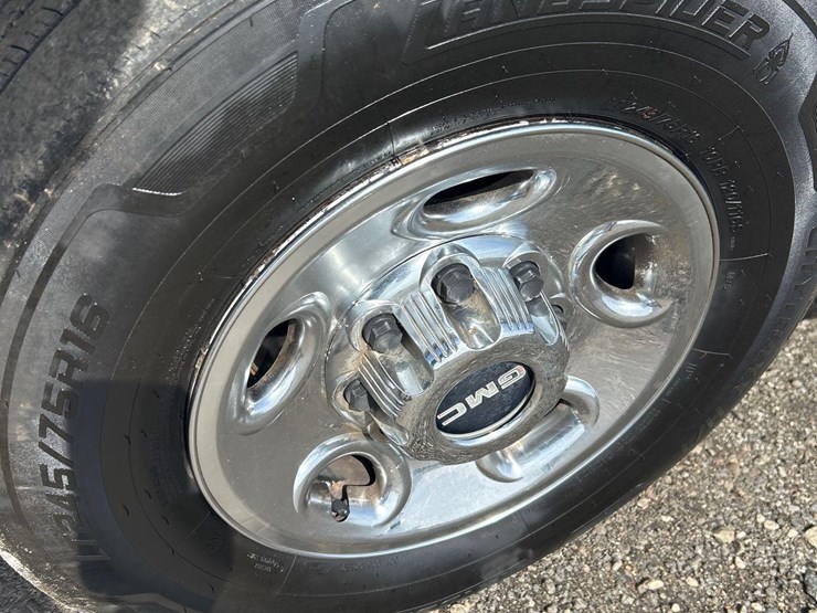 2007-gmc-sierra-2500hd-image-5