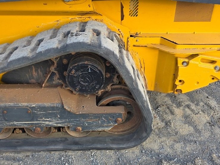 2021-deere-325g-image-24