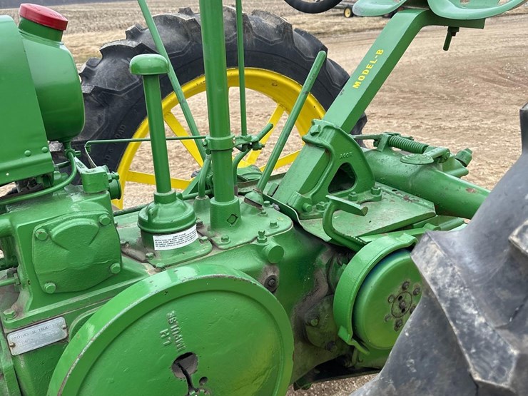 john-deere-b-image-10