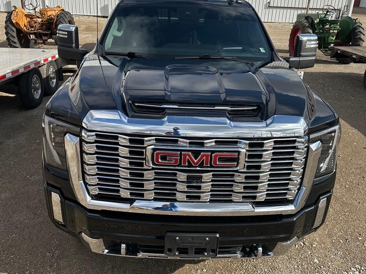 2024-gmc-sierra-2500-image-3