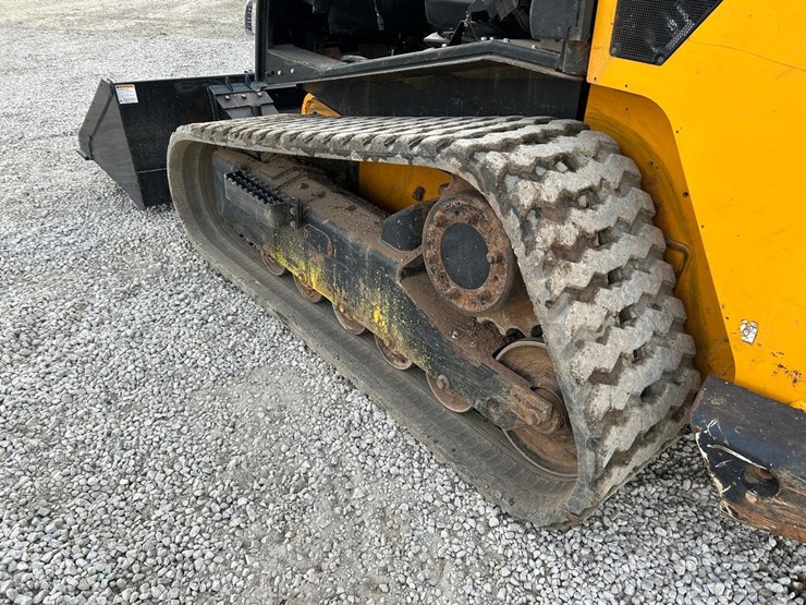 2021-jcb-3ts-8t-image-17