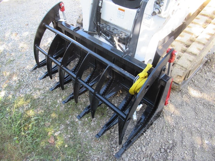 wildcat-72"-skid-steer-root-rake-grapple-image-1