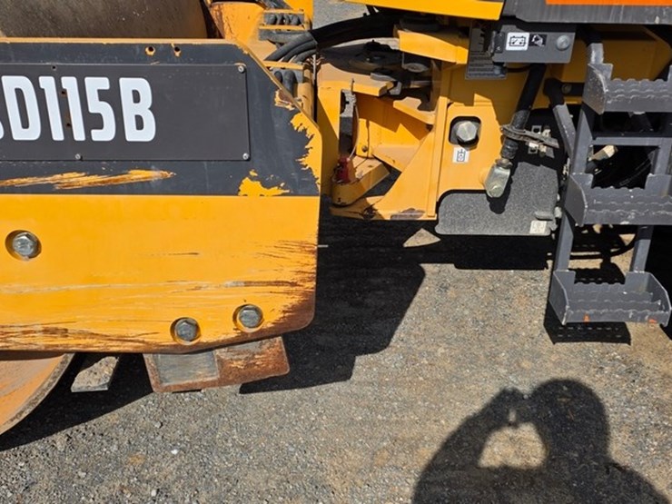 2018-volvo-sd115b-image-10