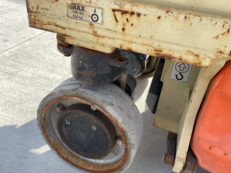 2014-jlg-1930es-image-20