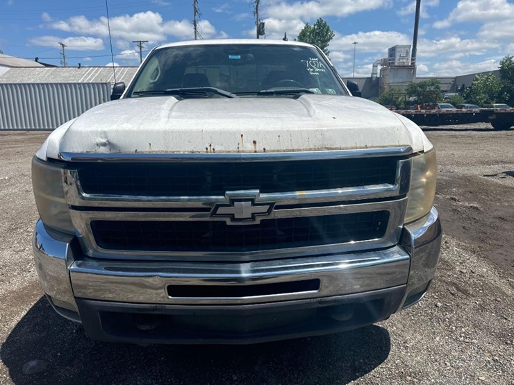 2008-chevrolet-silverado-2500-image-2