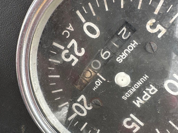 minneapolis-moline-g1050-image-16