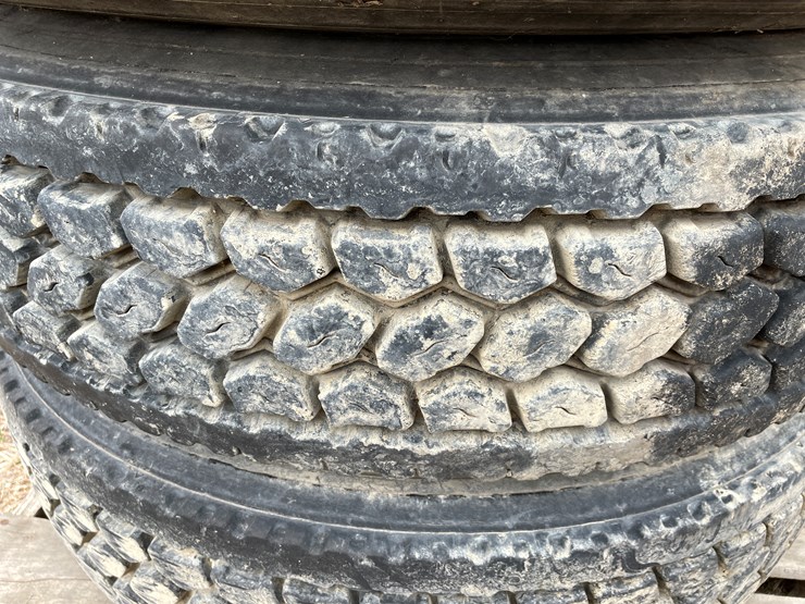 #10748-•-(4)-semi-tires-on-aluminum-rims-image-10