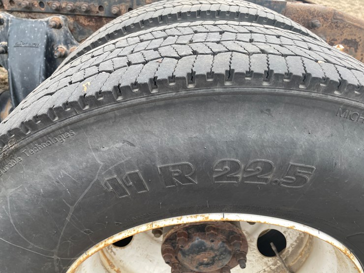 #114-•-2017-freightliner-single-axle-day-cab-semi-tractor-(has-wi-title)-image-45