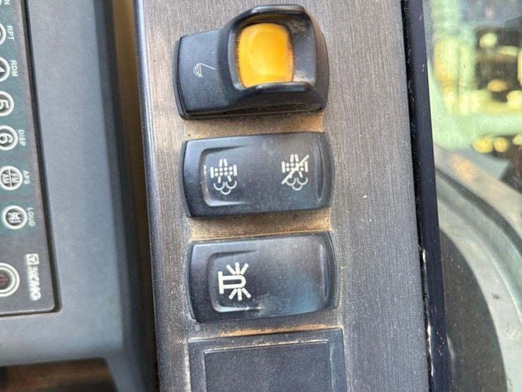 2019-xcmg-xe210u-image-28