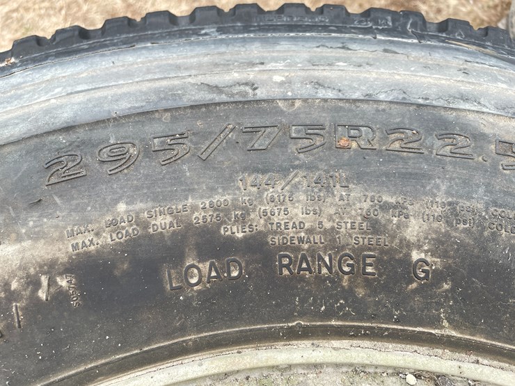 #10747-•-(4)-semi-tires-on-aluminum-rims-image-8