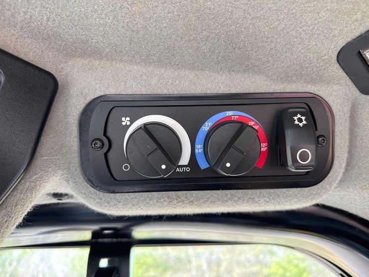 2022-caterpillar-982m-image-40