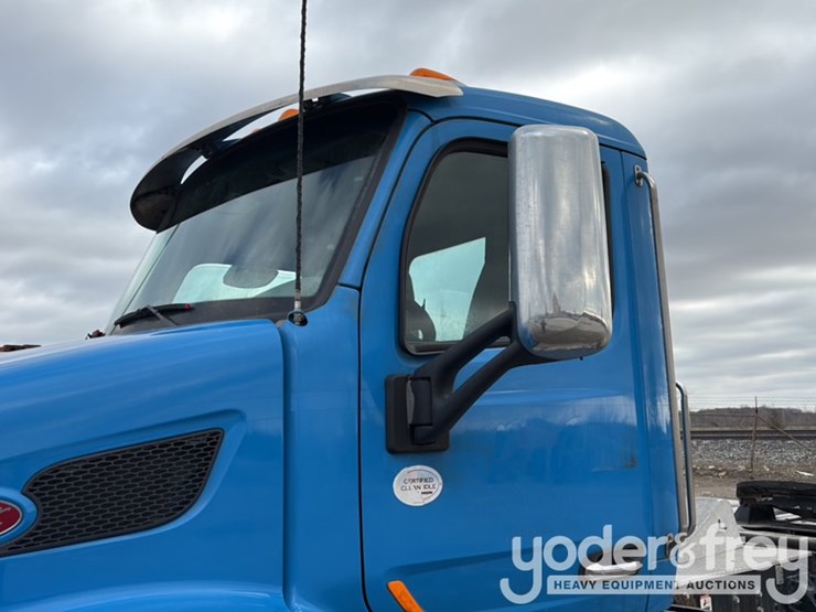 2018-peterbilt-579-image-70