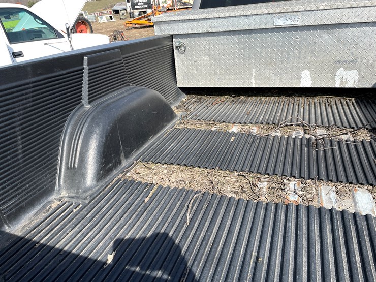 2000-chevrolet-2500-image-46