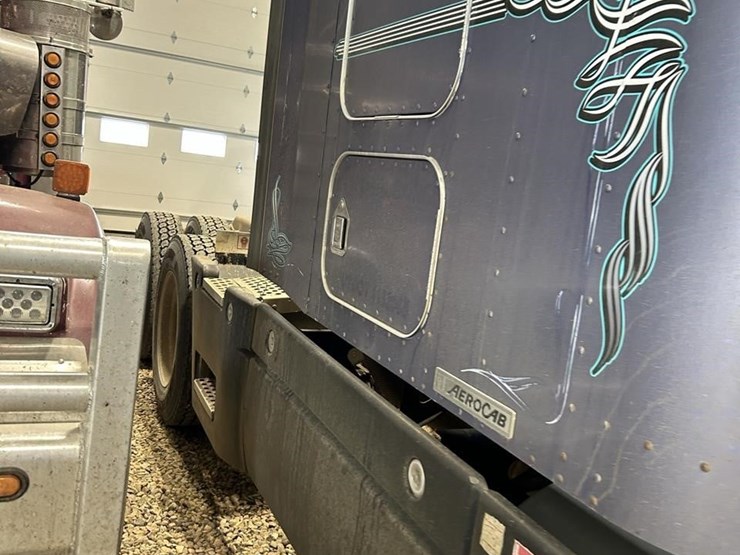 1996-kenworth-t600-image-5