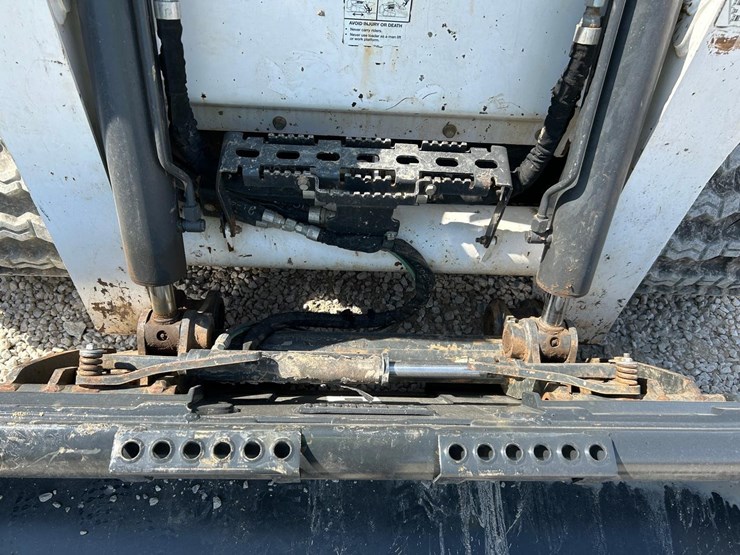 2022-bobcat-t770-image-10