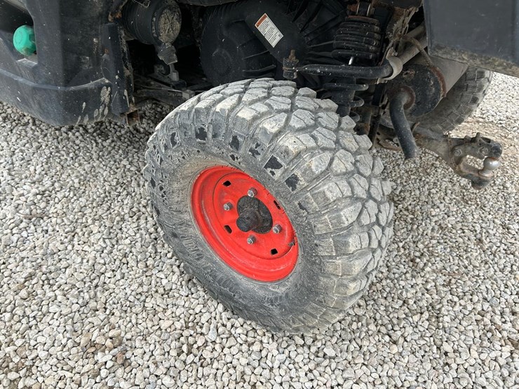 2020-bobcat-uv34-image-13