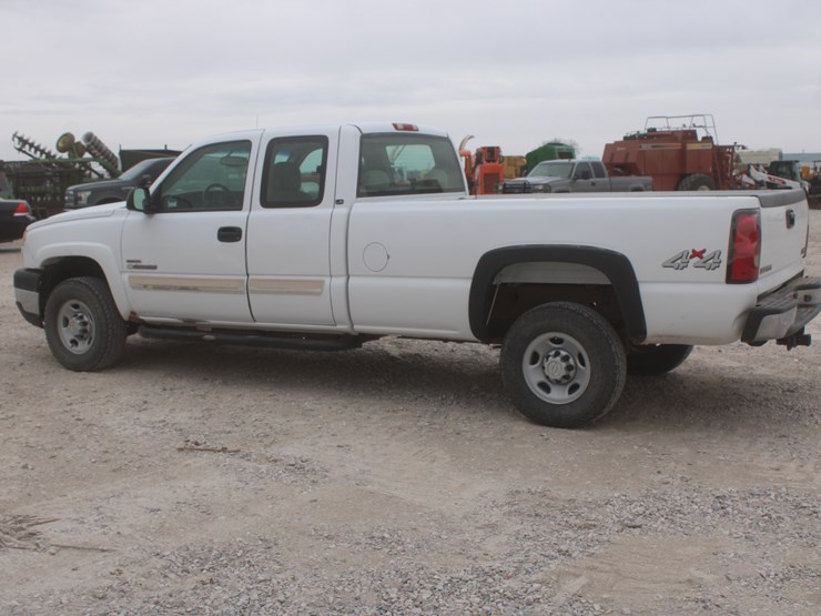 2005-chevrolet-2500-image-8