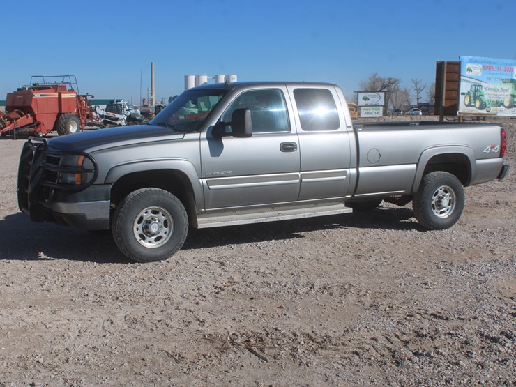 2006-chevrolet-2500-image-9