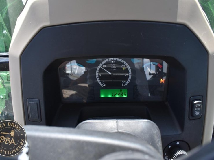 2014-john-deere-6140d-image-50