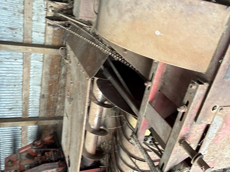 new-holland-66-image-10