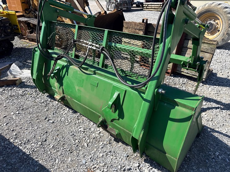 john-deere-8-image-2