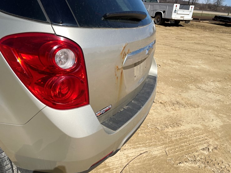 2013-chevrolet-equinox-image-23