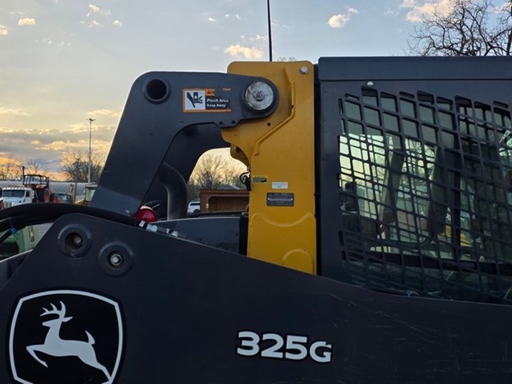 2021-deere-325g-image-16