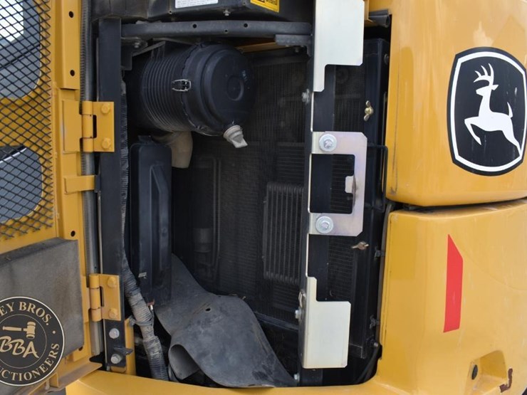 2021-deere-85g-image-36