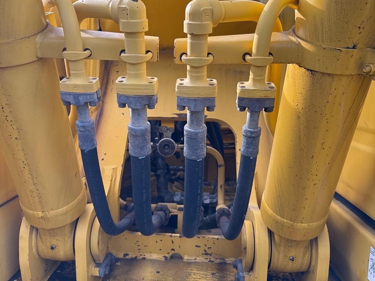 2018-komatsu-pc210-lc-11-image-15