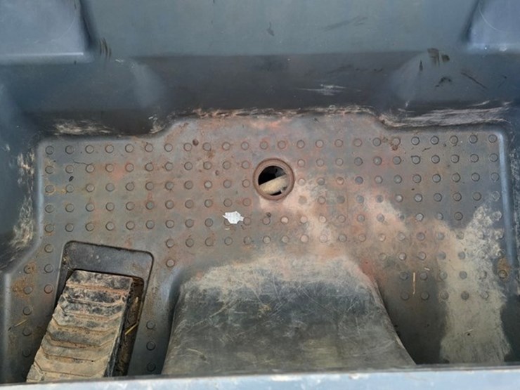 2021-deere-325g-image-49