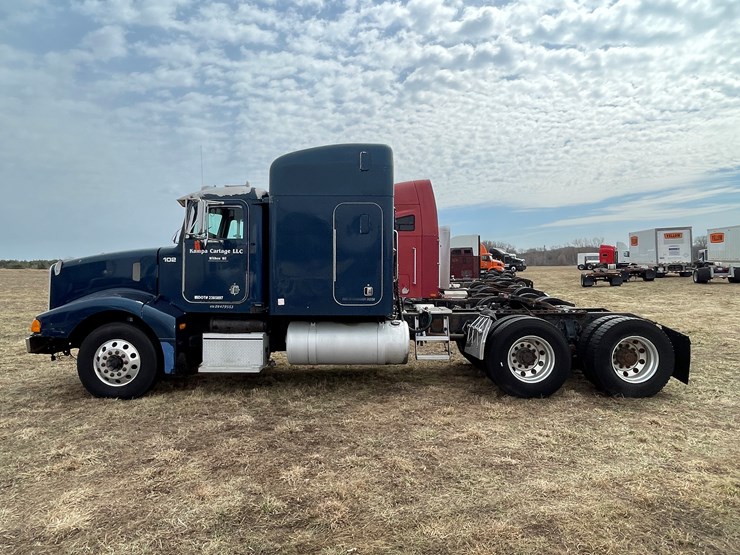 1999-peterbilt-377-image-8